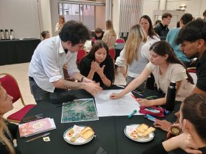 Ciclo charla taller “La revolución de las ciudades: cómo el urbanismo redefine el desarrollo y la calidad de vida”.
